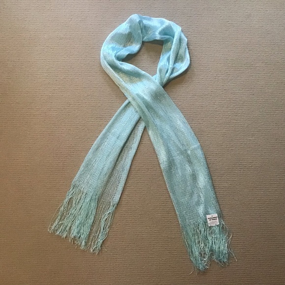 Accessories - 🌹2/$10 Suzannes’ of Paris Shimmery Scarf